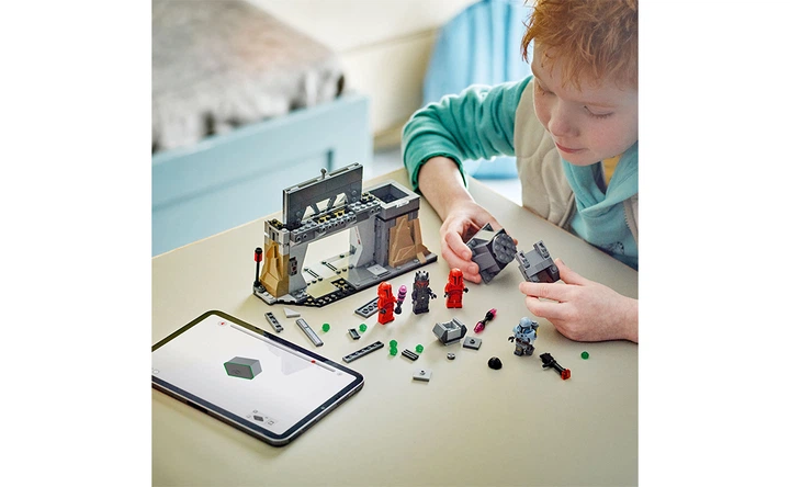 Конструктор LEGO Бій «Паз Візсла і Мофф Ґідеон» 289 деталей (75386) - зображення 2
