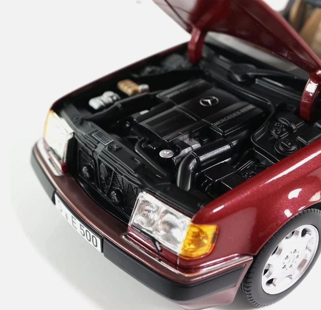 ミニカー Mercedes-Benz W124 500 E Модель автомобиля Mercedes-Benz 500E (W124) Limousine Almandine
