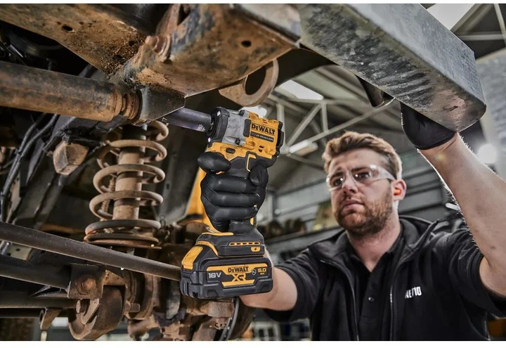 Гайковерт ударный бесщеточный DeWALT DCF921NT - Фото 5 Гайковерт ударный бесщеточный DeWALT DCF921NT - изображение 5