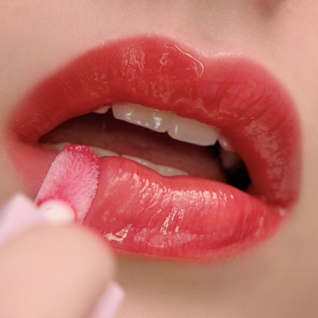 Блиск-плампер для губ Maybelline New York з екстрактом перцю чилі 004 Red Flag 5.4 мл (30166394) - зображення 8