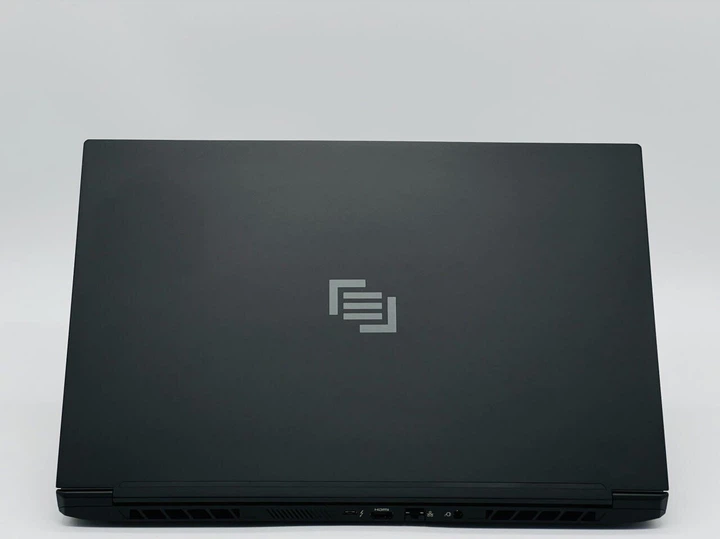 Игровой ноутбук Maingear Element MG-ELMT002 / 17.3" (1920x1080) IPS / Intel Core i7-10875H (8 (16) ядер по 2.3 - 5.1 GHz) / 32 GB DDR4 / 960 GB SSD / nVidia GeForce RTX 2060, 6 GB GDDR6, 192-bit б/у - изображение 5