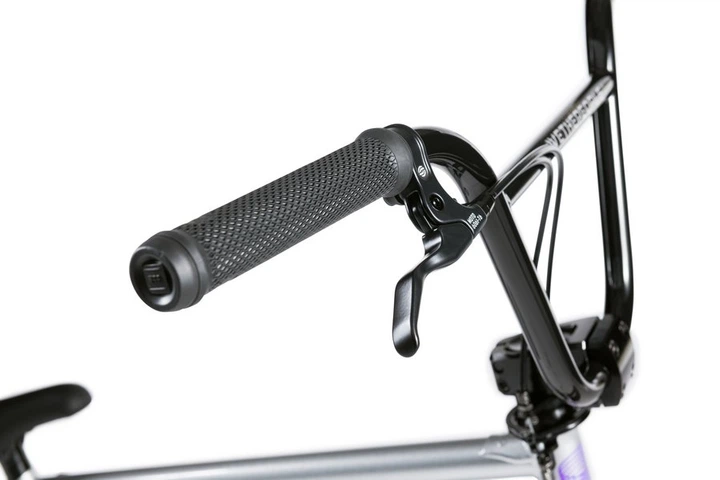 Велосипед WeThePeople BMX VERSUS 20.65″TT Hologram silver (01001130121) VV - Фото 6 Велосипед WeThePeople BMX VERSUS 20.65″TT Hologram silver (01001130121) VV - зображення 6