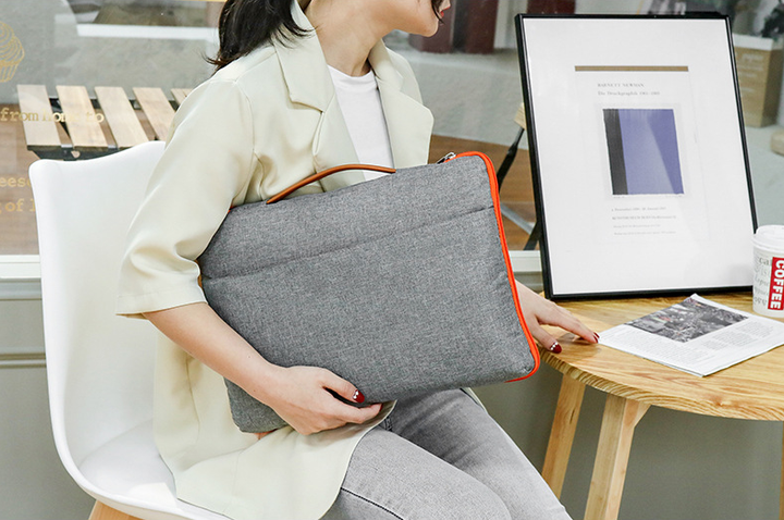 Сумка для ноутбука Slim Orang 13.3" с карманом для аксессуаров и оранжевой молнией Серая (S733-4) - Фото 4 Сумка для ноутбука Slim Orang 13.3" с карманом для аксессуаров и оранжевой молнией Серая (S733-4) - изображение 4