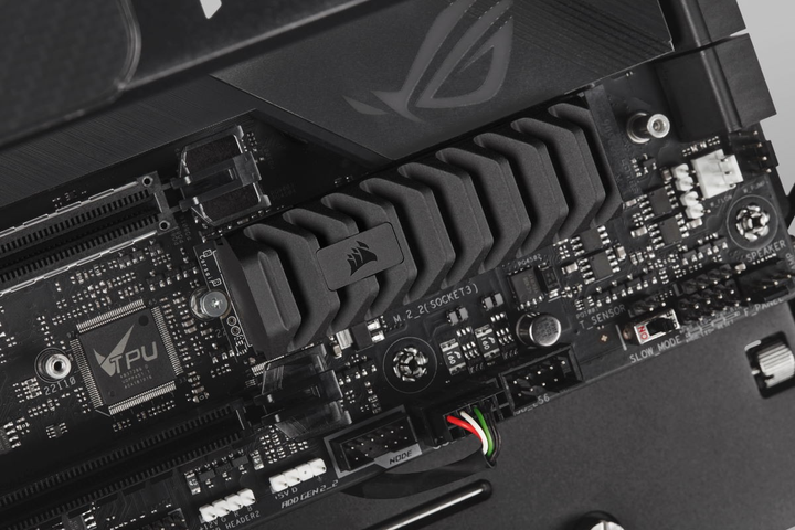 SSD dysk Corsair MP600 Pro XT 2TB M.2 NVMe PCIe 4.0 x4 3D NAND (TLC) (CSSD-F2000GBMP600PXT) - obraz 3