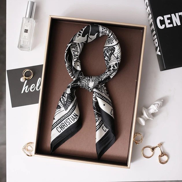 Жіноча хустка бандана шарф пов'язка на шию сумку голову Honey Fashion Accessories чорний (12-177) - зображення 2