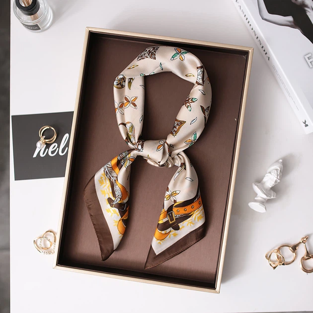 Жіноча хустка бандана шарф пов'язка на шию сумку голову Honey Fashion Accessories бежевий (12-171) - Фото 4 Жіноча хустка бандана шарф пов'язка на шию сумку голову Honey Fashion Accessories бежевий (12-171) - зображення 4