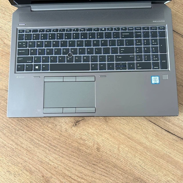 Мобильная рабочая станция HP ZBook 15 G6 / 15.6" (3840x2160) IPS Touch / Intel Core i7-9850H (6 (12) ядер по 2.6 - 4.6 GHz) / 16 GB DDR4 / 256 GB SSD / nVidia Quadro T2000, 4 GB DDR5, 128-bit / WebCam б/у - Фото 7 Мобильная рабочая станция HP ZBook 15 G6 / 15.6" (3840x2160) IPS Touch / Intel Core i7-9850H (6 (12) ядер по 2.6 - 4.6 GHz) / 16 GB DDR4 / 256 GB SSD / nVidia Quadro T2000, 4 GB DDR5, 128-bit / WebCam б/у - изображение 7