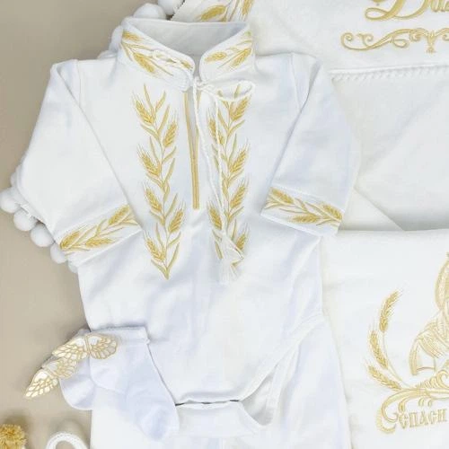 Крестильный набор для мальчика Family Tradition хлопок с вышивкой белый Хлебный дар - Фото 3 Крестильный набор для мальчика Family Tradition хлопок с вышивкой белый Хлебный дар - изображение 3