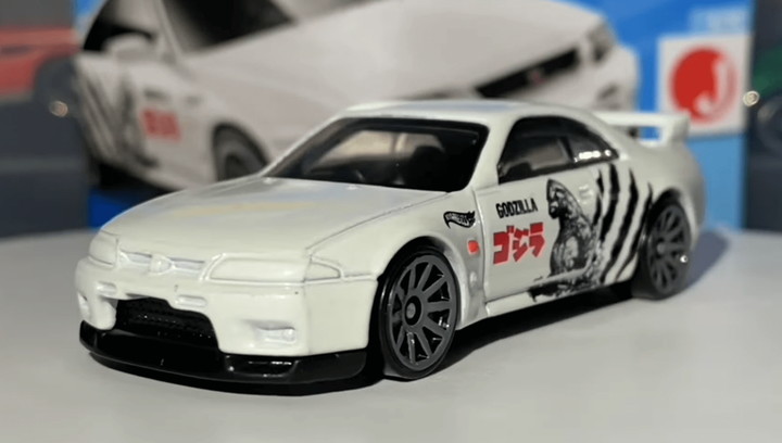 Набор Машинка Базовая Hot Wheels Nissan Skyline GT-R R33 Godzilla