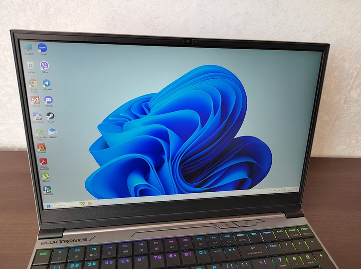 Ноутбук Eluktronics Mech-15 15.6 Full HD IPS 144Hz i7-9750H/1660TI Б/В - изображение 2