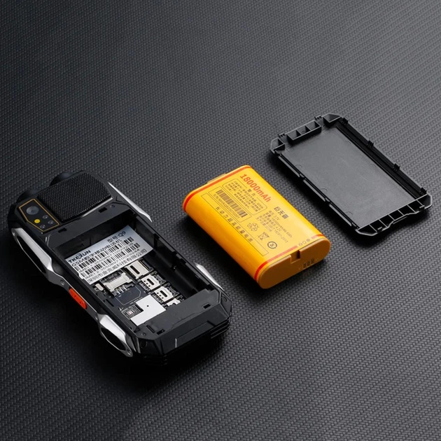Мобільний телефон Tkexun Q9 кнопковий на 4 SIM карти з 3.5'' HD