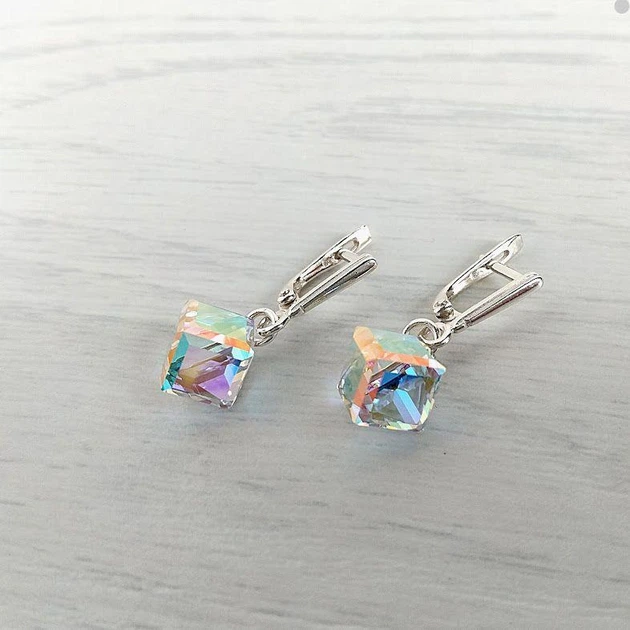 Серьги Hand Made с кубиками хамелеонами Swarovski цвета Crystal AB CAL - изображение 5