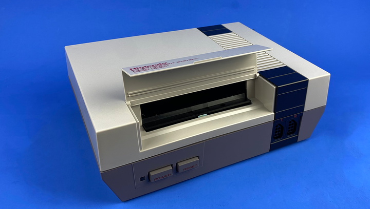 Консоль Nintendo NES FAT Europe Grey Без Геймпада Б/У - изображение 4