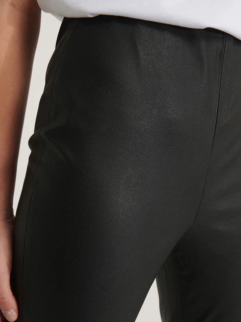 Лосины из искусственной кожи женские NA-KD 1660-000097-0002 38 Черные (7325942836207) - изображение 5