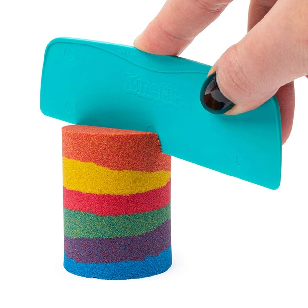 Набір піску для дитячої творчості - KINETIC SAND ВЕСЕЛКОВИЙ МІКС (3 кольори, 383 g, аксес.) - Фото 6 Набір піску для дитячої творчості - KINETIC SAND ВЕСЕЛКОВИЙ МІКС (3 кольори, 383 g, аксес.) - изображение 6