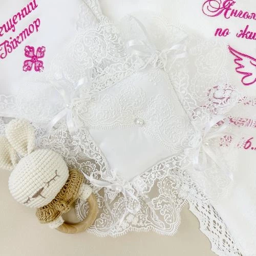 Хрестильний набір для дівчинки Family Tradition бавовна з вишивкою мереживом білий Василинка - Фото 5 Хрестильний набір для дівчинки Family Tradition бавовна з вишивкою мереживом білий Василинка - зображення 5