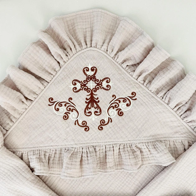 Крыжма с вышивкой из муслина Family Tradition унисекс 100х100 см светло-бежевый Карамелька - Фото 2 Крыжма с вышивкой из муслина Family Tradition унисекс 100х100 см светло-бежевый Карамелька - изображение 2