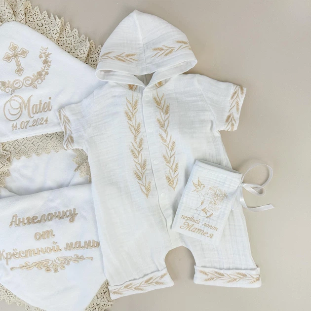Крестильный набор для мальчика Family Tradition с вышивкой бавовна белый Ангелочку от крёстной мамы - изображение 3