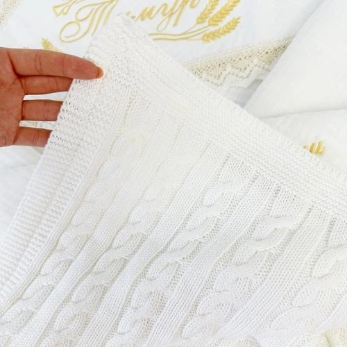 Крыжма из муслина для мальчика Family Tradition с подкладкой и вышивкой 100х100 см белая Добрая судьба - изображение 5