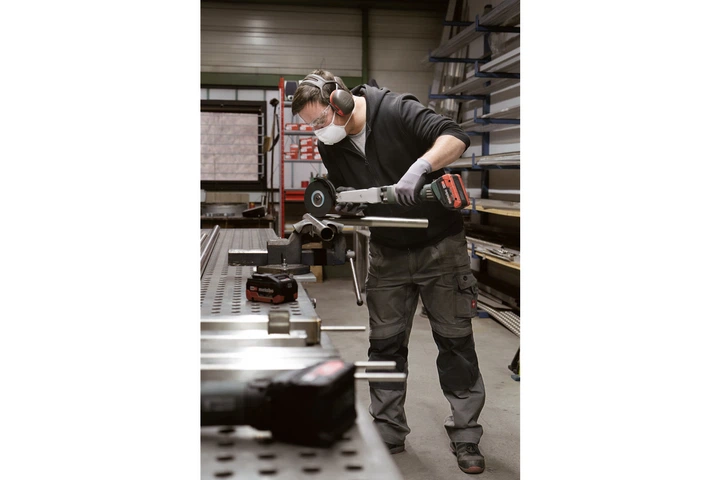 Аккумуляторная шлифовальная машина для узких мест Metabo KNS 18 LTX 150 INOX, 18 В, Каркас (Картон) 600191850 (5926) - изображение 3