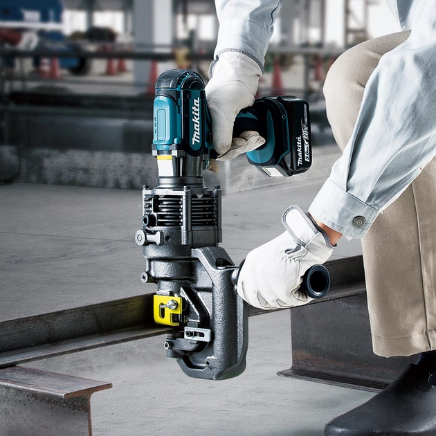 Акумуляторний штампувальний прес Makita DPP200ZK (18 В, 8 мм) пробійник металу без АКБ і зарядного пристрою + кейс (6286) - Фото 6 Акумуляторний штампувальний прес Makita DPP200ZK (18 В, 8 мм) пробійник металу без АКБ і зарядного пристрою + кейс (6286) - зображення 6