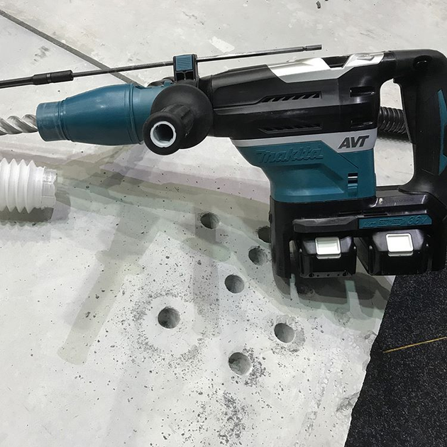 Акумуляторний перфоратор Makita DHR400PT2 LXT SDS-MAX 18В + 18В + 2 АКБ 5 Ah + З/П + кейс електричний безщітковий ручний (4166) - зображення 10