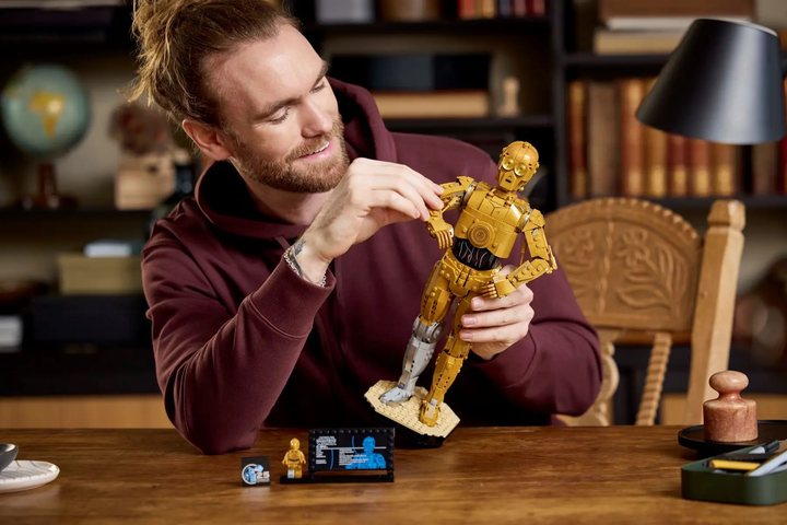 Конструктор LEGO Star Wars C-3PO 1138 елементів (75398) - зображення 5