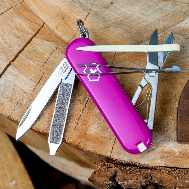 Складаний ніж-брелок VICTORINOX Classic Tasty Grape 7 функцій 4 см, нержавіюча сталь X50CrMoV15 - зображення 2