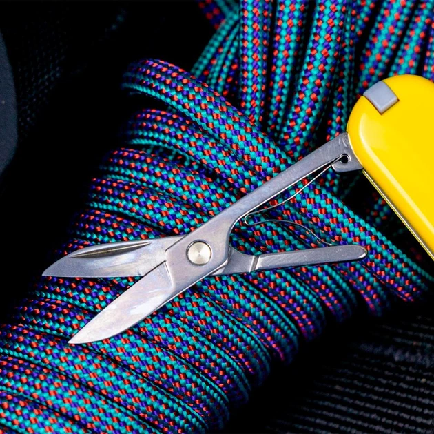 Складаний ніж-брелок VICTORINOX Classic Sunny Side 7 функцій 4 см, нержавіюча сталь X50CrMoV15 - зображення 4