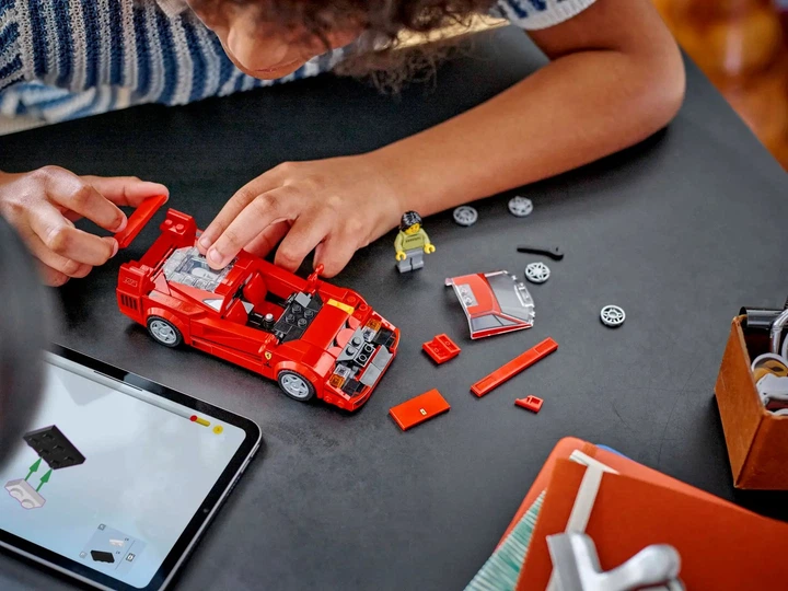 Конструктор LEGO Speed Campions Суперкар Ferrari F40 318 елементів