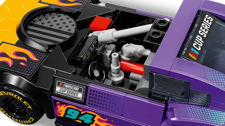 Zestaw klocków LEGO Speed Campions NASCAR Next Gen Chevrolet Camaro ZL1 328 elementów (76935) - obraz 7