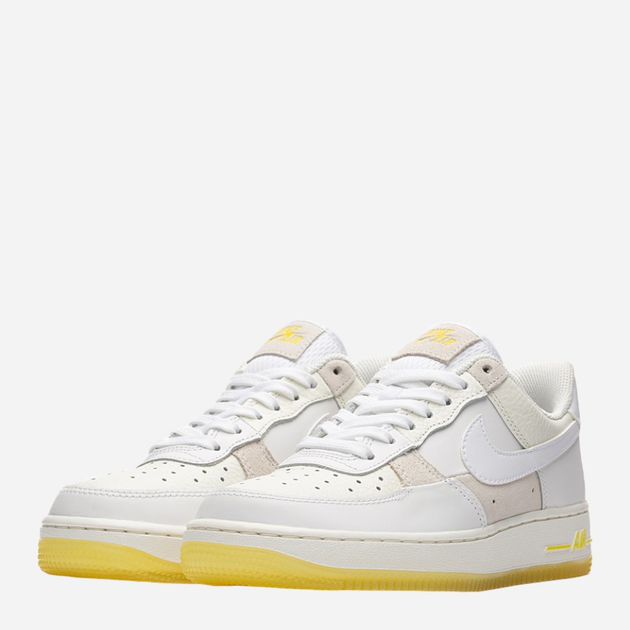 Жіночі кеди низькі Nike Air Force 1 Low '07 Wmns FQ0709-100 39 Бежеві (196609228324) - зображення 2