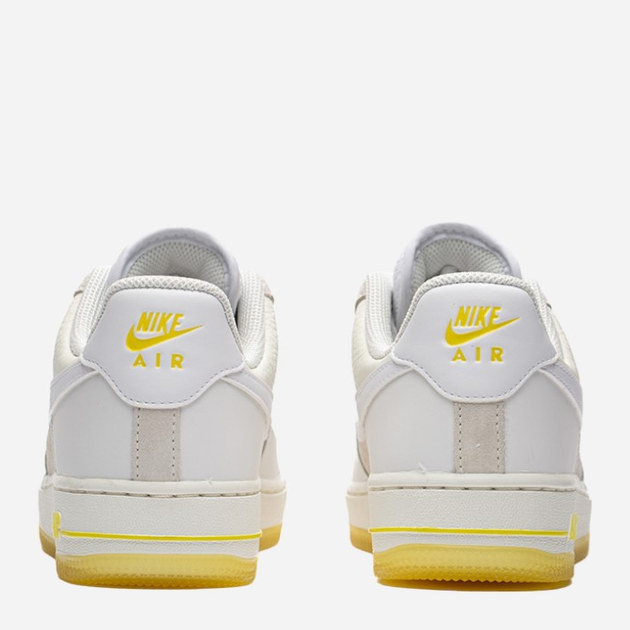 Жіночі кеди низькі Nike Air Force 1 Low '07 Wmns FQ0709-100 37.5 Бежеві (196609228294) - зображення 3