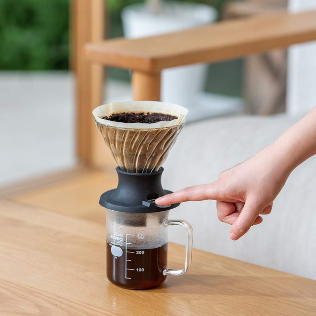 Dripper do kawy Hario Switch V60-02 + Filtry papierowe 40 szt (4977642728165) - obraz 6