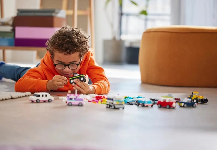 Детский конструктор LEGO Classic Творческие транспортные средства 900 деталей от 5-ти лет (11036) - Фото 11 Детский конструктор LEGO Classic Творческие транспортные средства 900 деталей от 5-ти лет (11036) - изображение 11