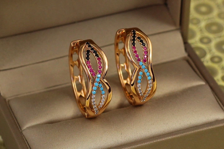 Серьги Xuping Jewelry колечки Дели 2,6 см золотистые - Фото 1 Серьги Xuping Jewelry колечки Дели 2,6 см золотистые - изображение 1