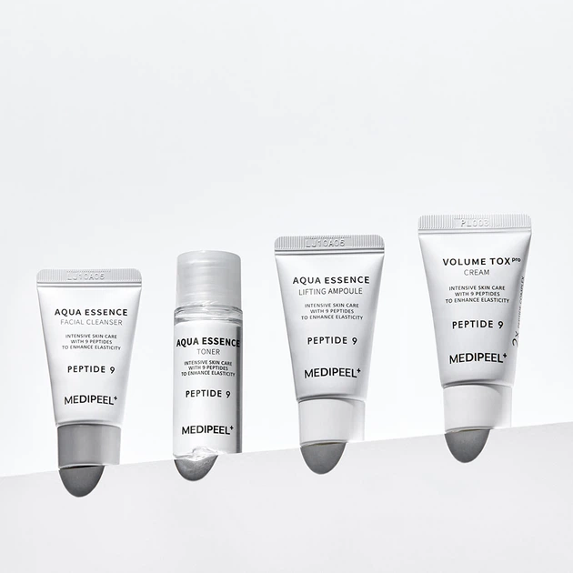 Zestaw do pielęgnacji twarzy MediPeel Peptide 9 Aqua Essence Krem do twarzy 15 ml + Tonik 20 ml + Serum 15 ml + Pianka 15 ml + Kosmetyczka (8809941821451) - obraz 2
