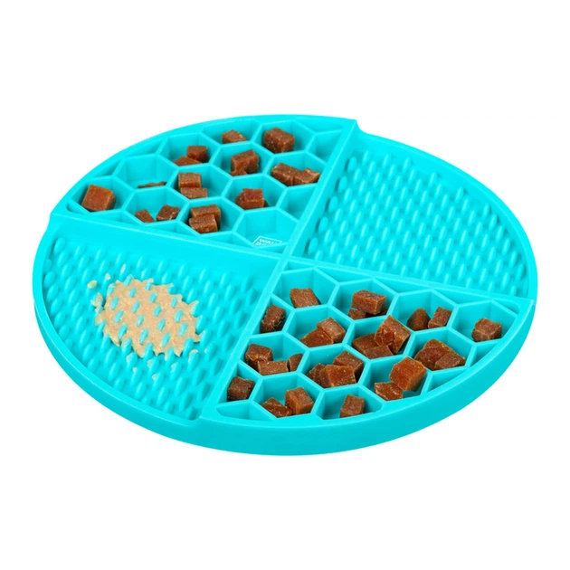 Коврик для слизывания и медленного питания WAUDOG Silicone для кошек и собак, 21,1х21,1х3 см, голубой - Фото 3 Коврик для слизывания и медленного питания WAUDOG Silicone для кошек и собак, 21,1х21,1х3 см, голубой - изображение 3