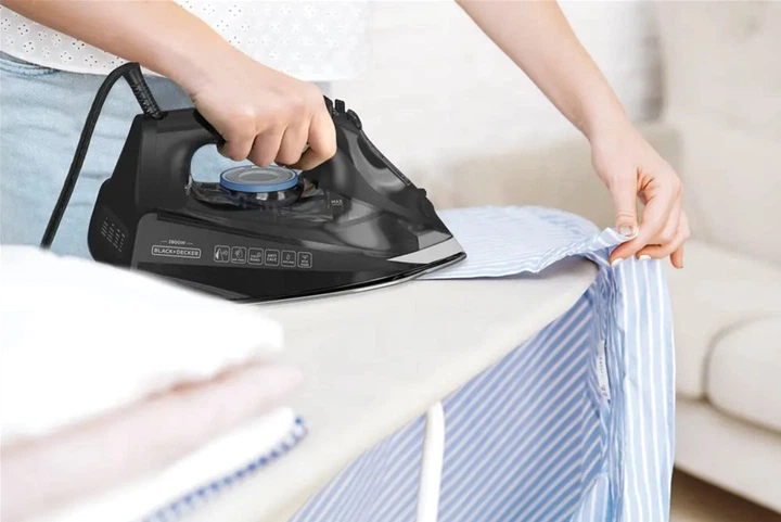 Żelazko Black+Decker BXIR2805E (ES9180290B) - obraz 10