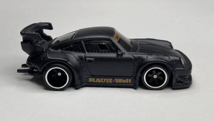 Машинка Premium Hot Wheels RWB Porsche 930 Silhouettes 1:64 FYN68