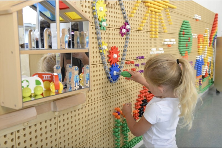 Zestaw kolorowych trybików Masterkidz Zbuduj własny mechanizm 79 elementów (6955920024343) - obraz 3