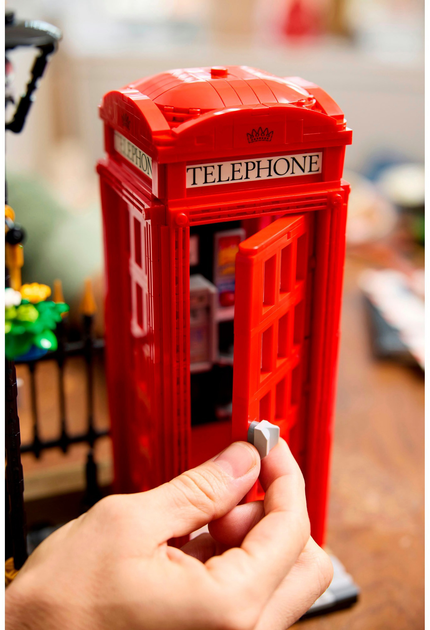 Zestaw klocków LEGO Ideas Czerwona londyńska budka telefoniczna 1460 elementów (21347) - obraz 6