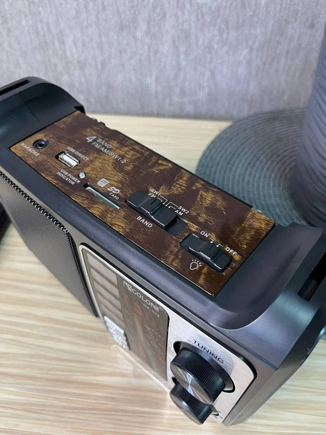 Радіоприймач від мережі з акумулятором і роз'ємом під батарейки, USB, SD і ліхтариком GOLON RX — 333 Дерево - зображення 6