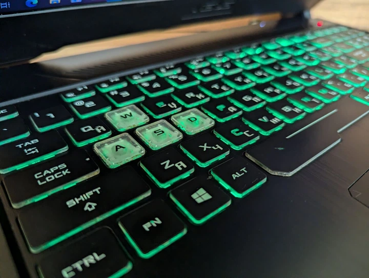 Ігровий ноутбук Б-клас Asus TUF Gaming FX505D / 15.6" (1920x1080) IPS / AMD Ryzen 5 3550H (4 (8) ядра по 2.1 - 3.7 GHz) / 16 GB DDR4 / 512 GB SSD + 1000 GB HDD / nVidia GeForce RTX 2060, 6 GB GDDR6, 192-bit / WebCam / Windows 10 б/в - зображення 6