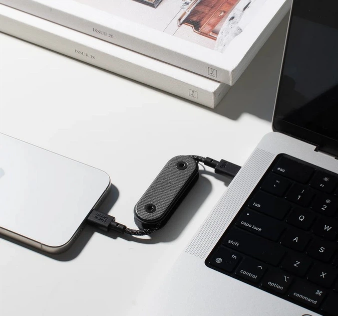 Кабель Native Union Pocket Cable USB-C to USB-C Black (POCK-C-BLK-NP) - Фото 3 Кабель Native Union Pocket Cable USB-C to USB-C Black (POCK-C-BLK-NP) - изображение 3