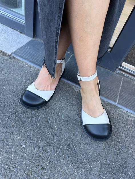Босоножки женские ShoesBand Молочные с черным носком натуральная кожа 38 (24,5 см) (S99001) - Фото 6 Босоножки женские ShoesBand Молочные с черным носком натуральная кожа 38 (24,5 см) (S99001) - изображение 6
