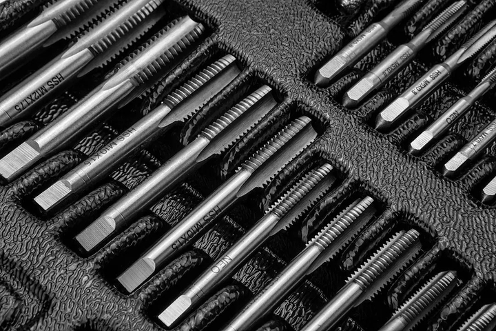 Zestaw gwintowników i narzynek NEO Tools 31 sztuka 84-246 (5907558424430) - obraz 11