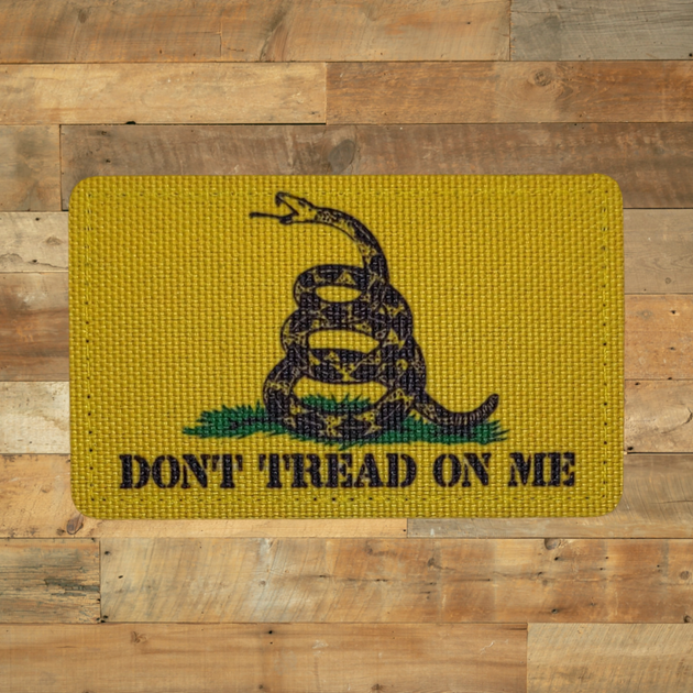 Шеврон Dont Tread On Me, 8х5, на липучке (велкро), патч печатный - изображение 1