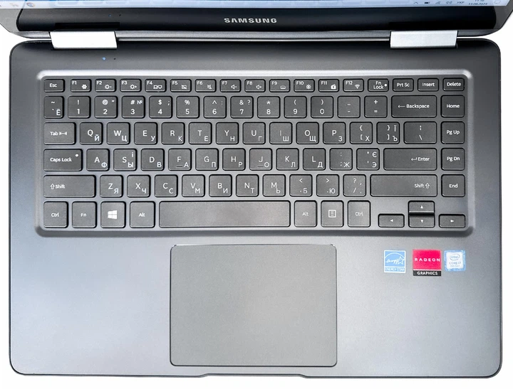 Ноутбук Samsung Notebook 9 Pro: Core i7-8550U / RAM 16 ГБ / AMD