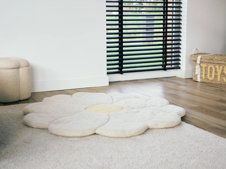 Килимок ігровий Childhome Flower 110 см Біло-жовтий (CCPMFL) - Фото 4 Килимок ігровий Childhome Flower 110 см Біло-жовтий (CCPMFL) - зображення 4